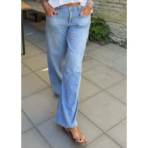 Abarna Loose Fit Jeans- Light Blue