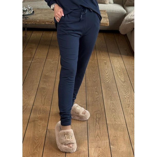 Alma  Ls Fleece Pants- Navy