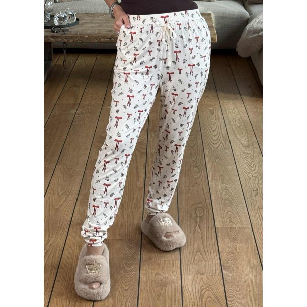 Alma Pants- Red Bow Creme