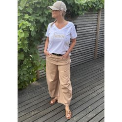 Amor V-neck T-shirt- White