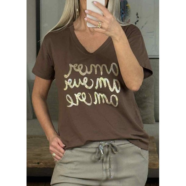 Amor Amour Amore V-neck T-shirt- Br