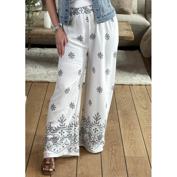 Angela Loose Pants- White