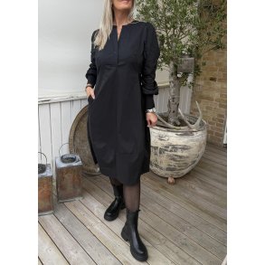 Antoinett Rip Dress- Black