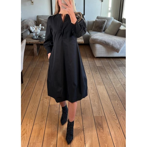 Antoinett 3/4 Sleeve Dress- Black