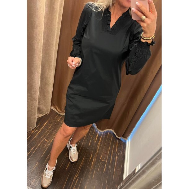 Antoinett Smock Dress- Black