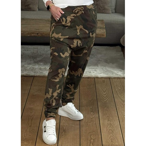 Baggy Camo Pants- Mou
