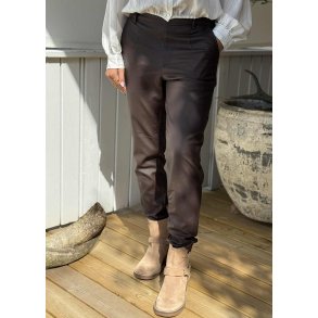 Belle Lisa Coated Pants- Seal Brown