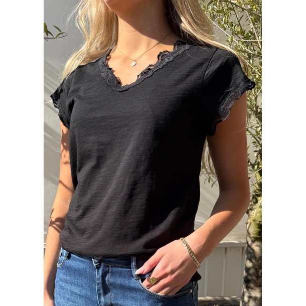 Biana Lace T-shirt- Black