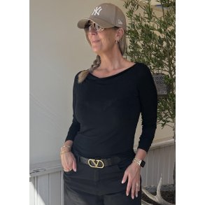 Cash Waterfall Blouse- Black