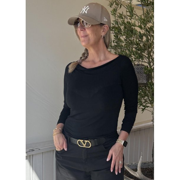 Cash Waterfall Blouse- Black