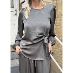 Chilli L/S O-Neck Top- Gunmeta