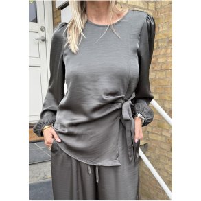 Chilli L/S O-Neck Top- Gunmeta
