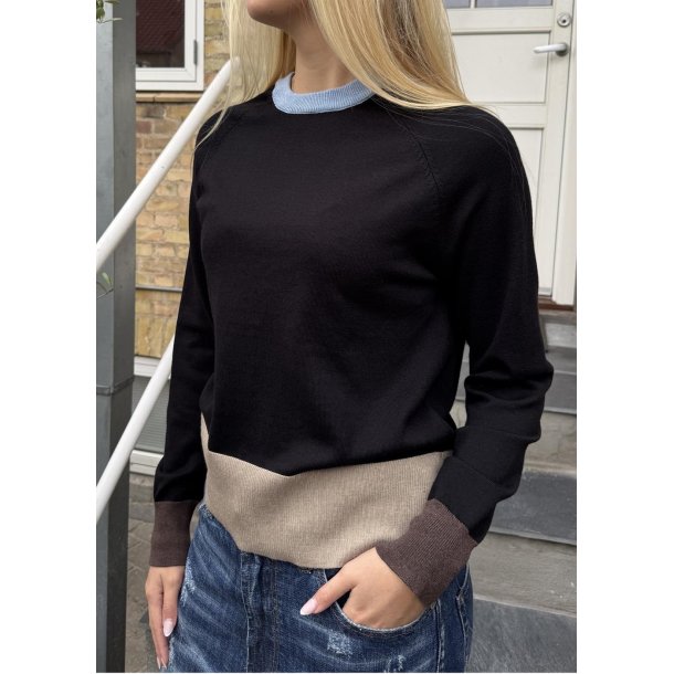 Clare Annemarie Pullover- Blac