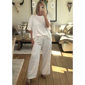 Cozy Logo Set- White