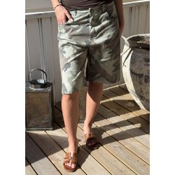 Crush Camo Shorts