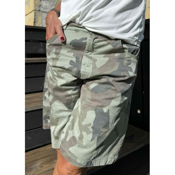 Crush Camo Shorts
