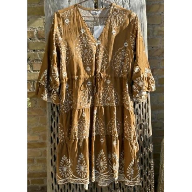 Donna Dress- Camel