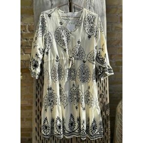 Donna Dress- White