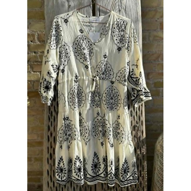 Donna Dress- White
