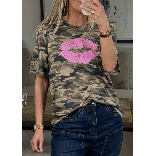 Dorit Gith T-shirt- Green Camouflag