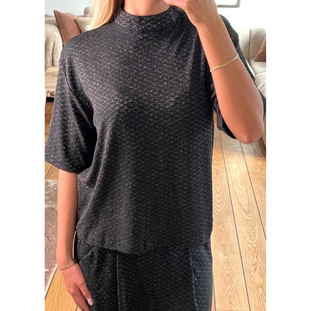 Ellie T-shirt- Black-Glitter-jersey
