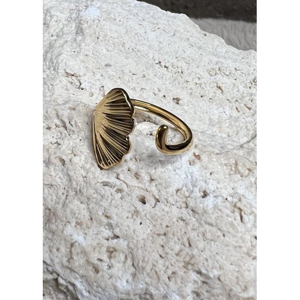 Leaf Ring- Gold