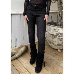Fanny Mom Fit Jeans- Black