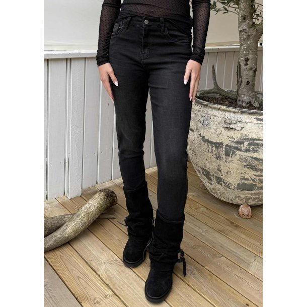 Fanny Mom Fit Jeans- Black