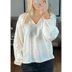 Heidi V-neck Top- Cloud Dancer