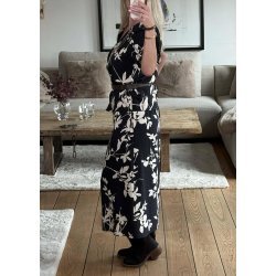 Jacira s/s v-neck Top- Black Simple Flower