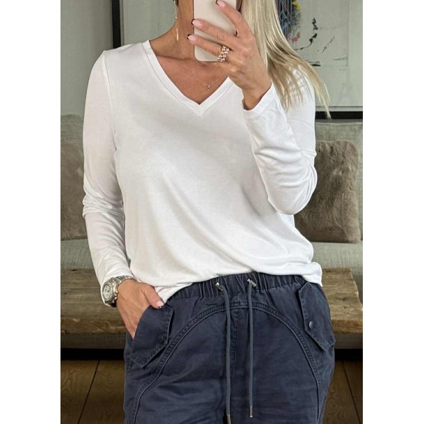 Jannie Re l/s V-neck Top-White