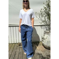 Jannie  V-neck T-shirt- White