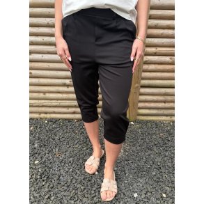 Jenny Capri Pants-Black