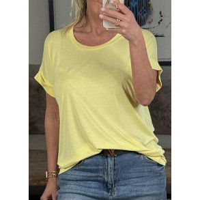 Kajsa T-shirt- Lemon Meringue Yello