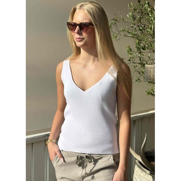 Kuni Thess Siglet  Knit Top- White