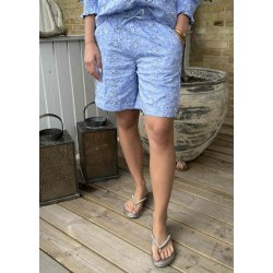 Lis Embroidery 3/4 Shorts- Blue Emb