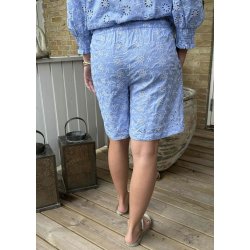 Lis Embroidery 3/4 Shorts- Blue Emb