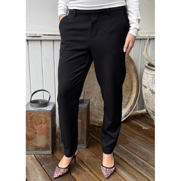 Lisa Slim Pants- Black