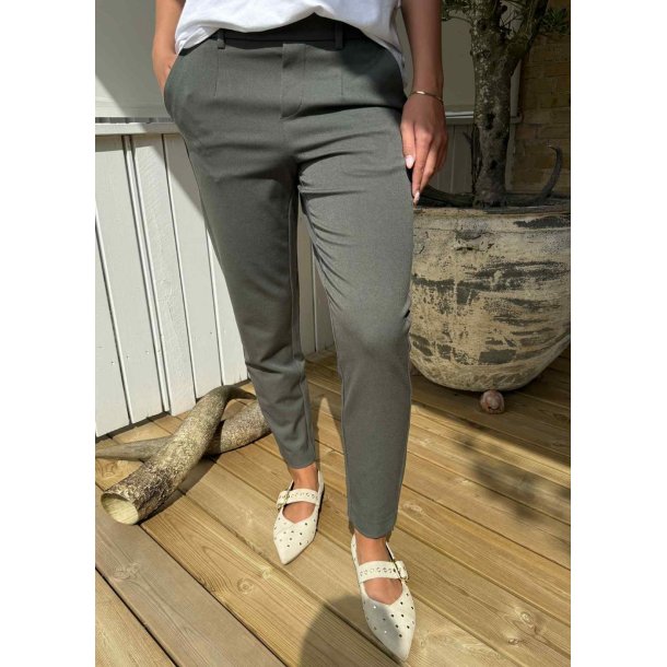 Lisa Slim Pants- Kambaba