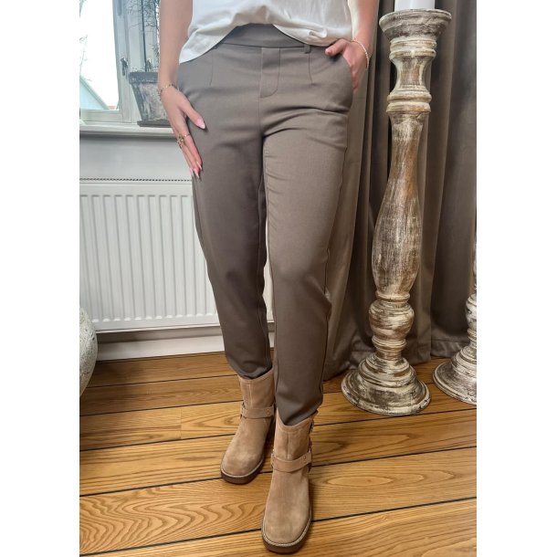 Lisa Slim Pants- Morel