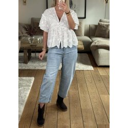 Lora s/s V-neck Top- Cloude Dancer