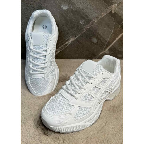 Marquiiz Trainers- White