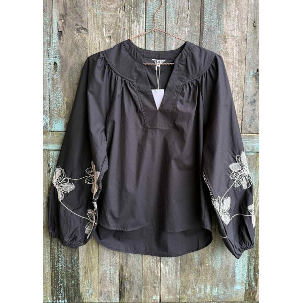 Merle Hope L/S V-neck Top- Black white