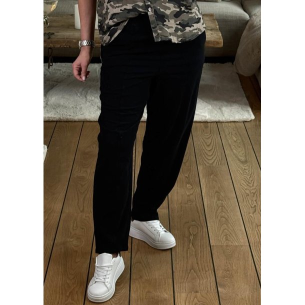 Naya Barrel Pants- Black deep