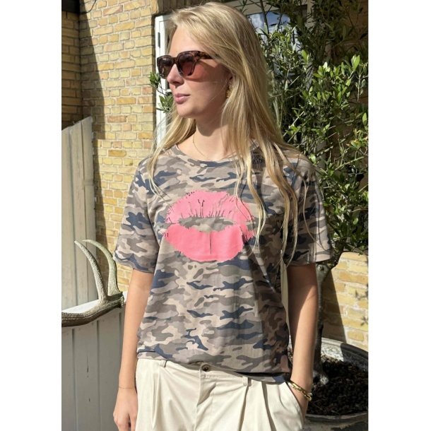 Petra Gith T-shirt- Green Camouflag