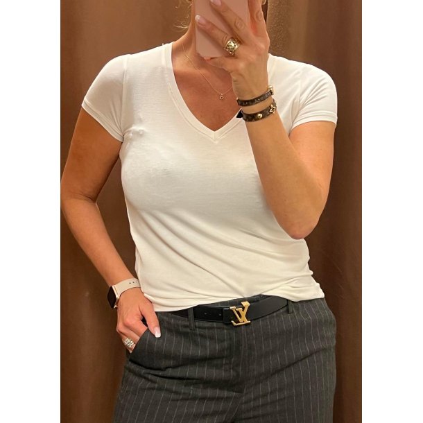 Poppy V-neck T-shirt- Spring garden