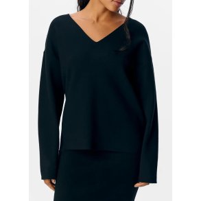 Reynard V-neck Pullover- Black