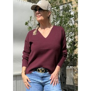 Reynard v-neck pullover- Windsor wine