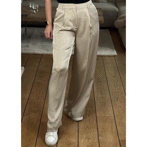 Rory Pantts-Feather Gray