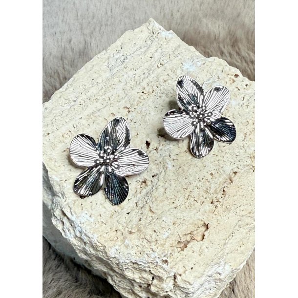 Silver Bloom Earring